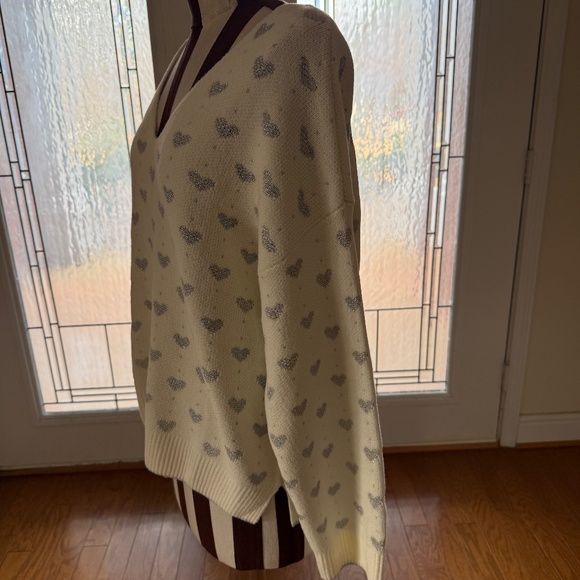 Splendid Hazel Hearts V-Neck Knit Sweater Ivory w/ Metallic Silver Hearts Size L - Picture 6 of 13